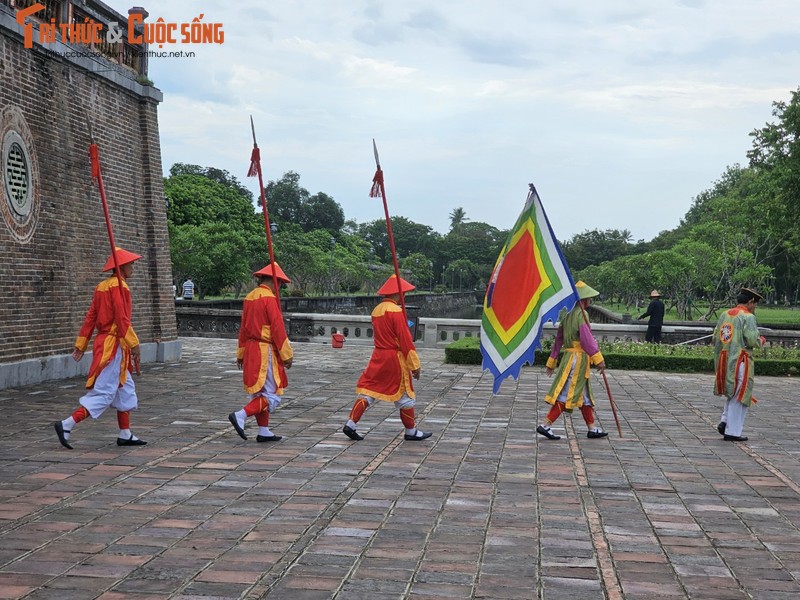 Phuc dung le doi gac cua linh canh thoi Nguyen tai Hoang thanh Hue-Hinh-14