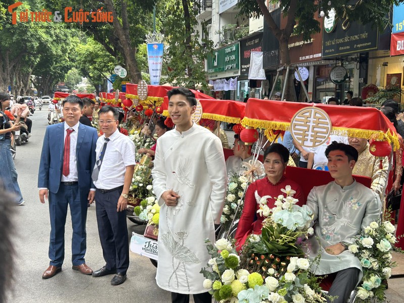 Doan Van Hau banh bao cung dan xich lo hoi cuoi Doan Hai My-Hinh-3