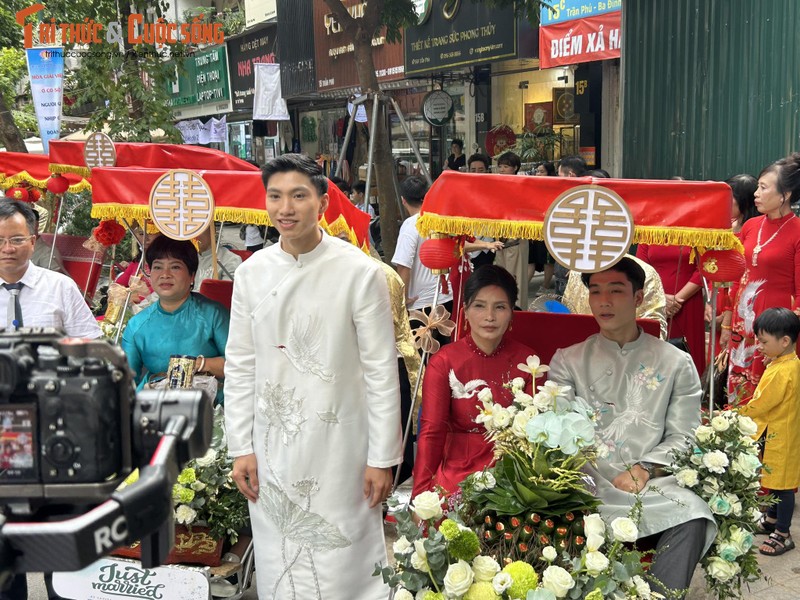 Doan Van Hau banh bao cung dan xich lo hoi cuoi Doan Hai My-Hinh-7