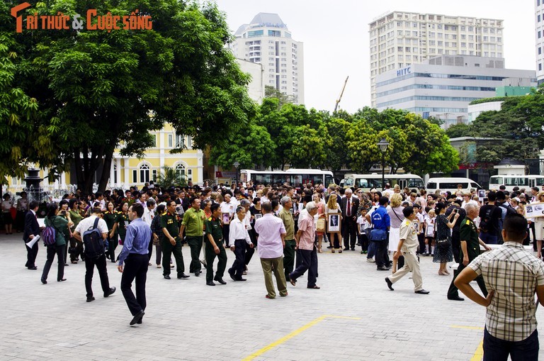 Can canh le dieu hanh &quot;Trung doan Bat tu&quot; tai Ha Noi