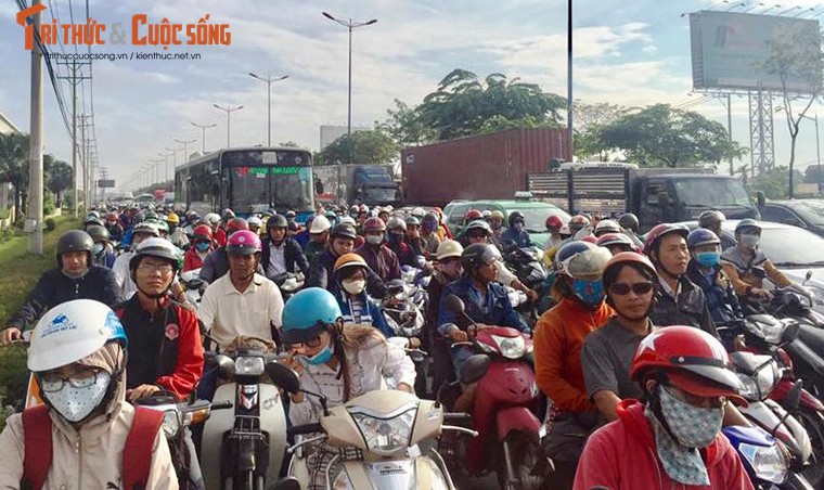 Cua ngo Sai Gon un tac kinh hoang, tram thu phi quyet khong &quot;xa&quot;-Hinh-7