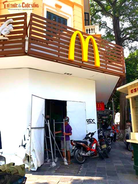 Ong lon McDonald's do bo Ha Noi, “ngu” tai dat vang Hang Bai?-Hinh-3