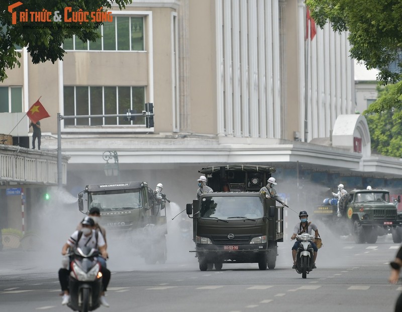 Xe dac chung Bo Tu lenh Hoa hoc ra quan phun khu khuan-Hinh-4