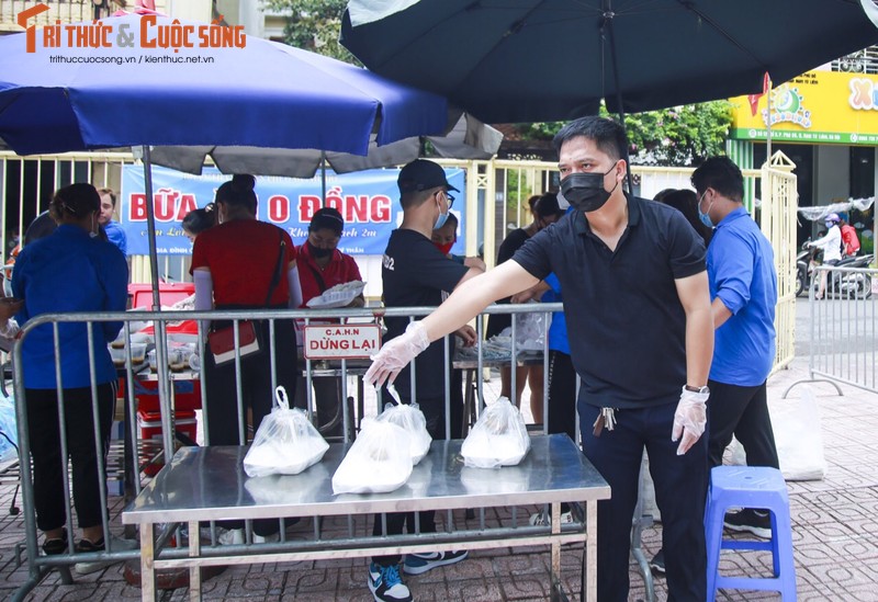 Ha Noi: Xuat hien “cho 0 dong” khap noi ho tro nguoi ngheo-Hinh-10