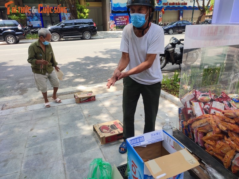 Ha Noi: Xuat hien “cho 0 dong” khap noi ho tro nguoi ngheo-Hinh-7