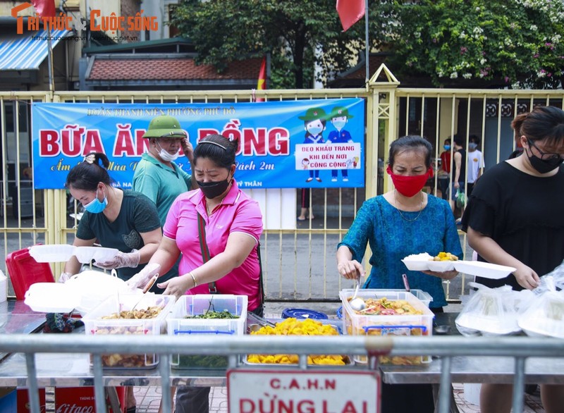 Ha Noi: Xuat hien “cho 0 dong” khap noi ho tro nguoi ngheo-Hinh-8