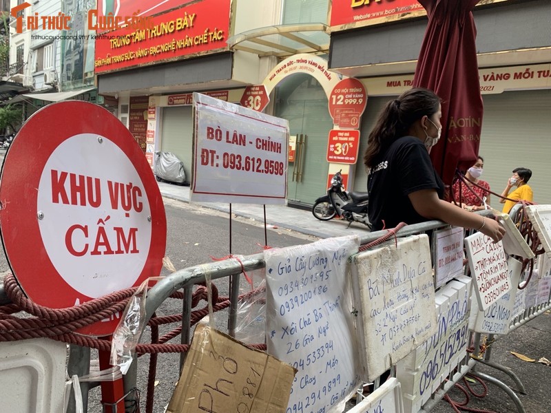 Ban hang qua bien rao vat o cho dan sinh giua long pho co Ha Noi-Hinh-12