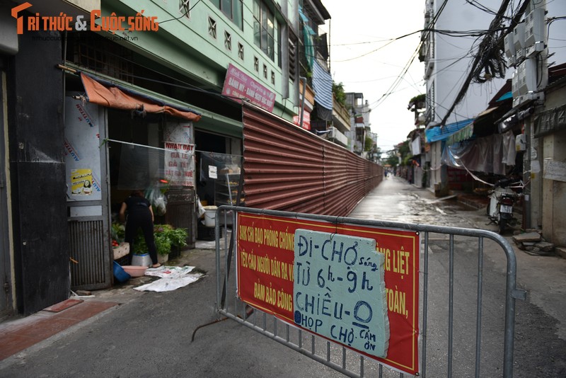 Ngan ngam canh nguoi dan bac ghe di cho tu “Quan no sang Huyen kia”