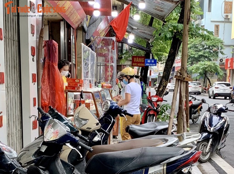 Tap nap khach giua dich, tiem banh Trung thu Bao Phuong bat ngo dong cua-Hinh-11