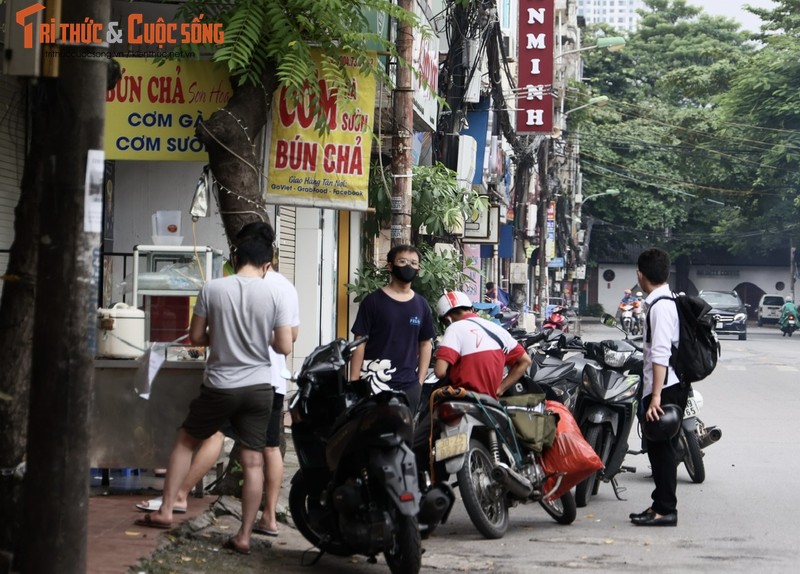 Bun, mien ban ship ve “chay hang”... ngay dau Ha Noi noi long-Hinh-10