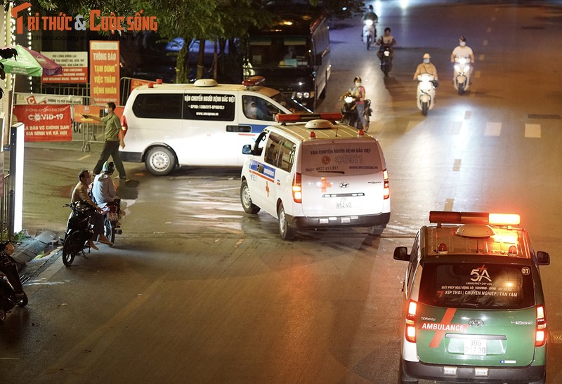 Than toc van chuyen hang tram nguoi tu “o dich” BV Viet Duc ve BV Thanh Nhan-Hinh-11