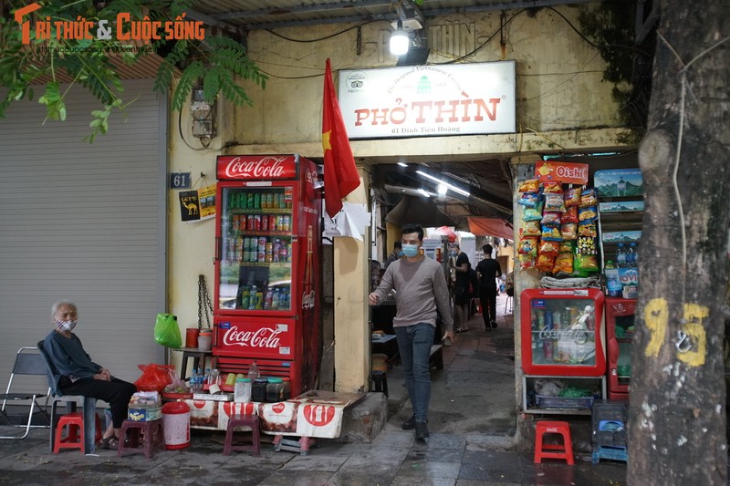 Ha Noi: Quan pho dat khach ngay dau duoc mo ban an tai cho