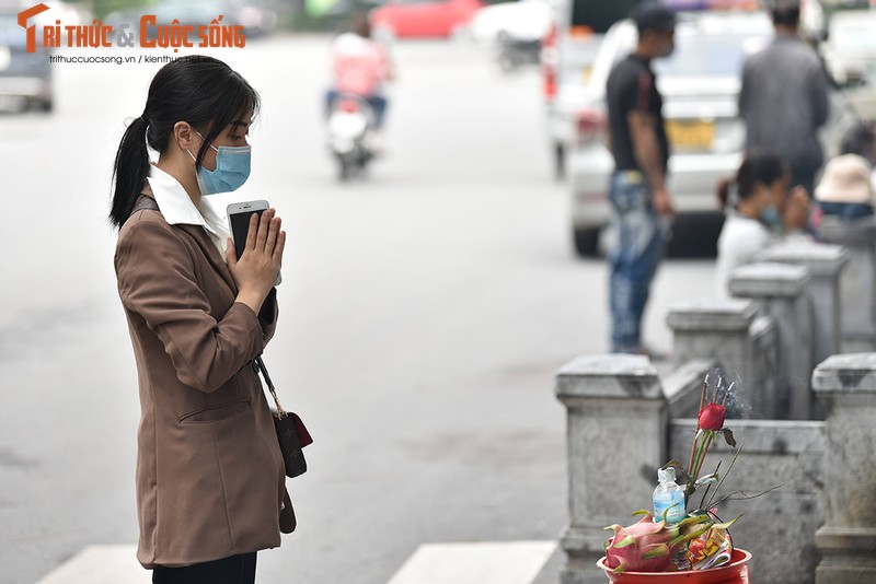 Trai xinh, gai dep tap nap toi Chua Ha cau duyen ngay 20/10-Hinh-5