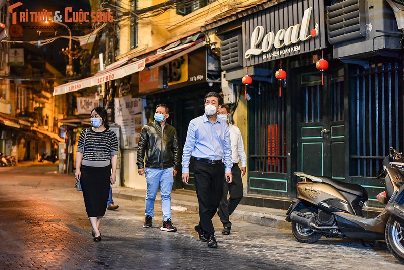 Ha Noi: Xu phat nhieu hang quan tai pho co mo cua toi dem khuya-Hinh-7