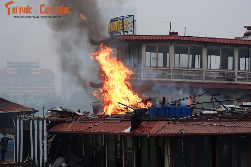 Ha Noi: Loat nha hang noi Ho Tay chinh thuc bi “khai tu”-Hinh-5