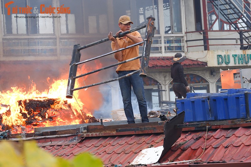 Ha Noi: Loat nha hang noi Ho Tay chinh thuc bi “khai tu”-Hinh-8