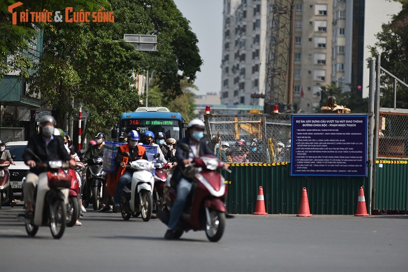 “Lo dien” cay cau chu C dau tien tai Ha Noi-Hinh-2