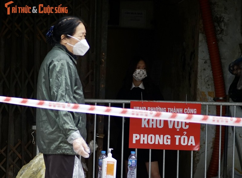 Ha Noi: F0 dieu tri tai nha phai gan bien canh bao truoc cua