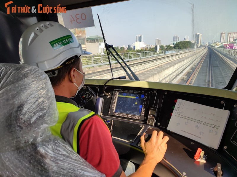 Video: Tau metro Nhon - Ga Ha Noi dat toc do 80 km/h o che do van hanh tu dong