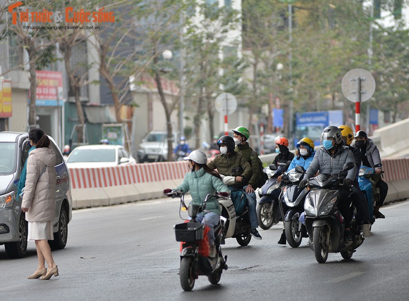 Giao thong hon loan tai loi xuong duong tren cao vua di vao hoat dong-Hinh-3