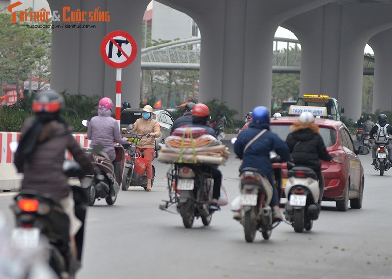 Giao thong hon loan tai loi xuong duong tren cao vua di vao hoat dong-Hinh-5