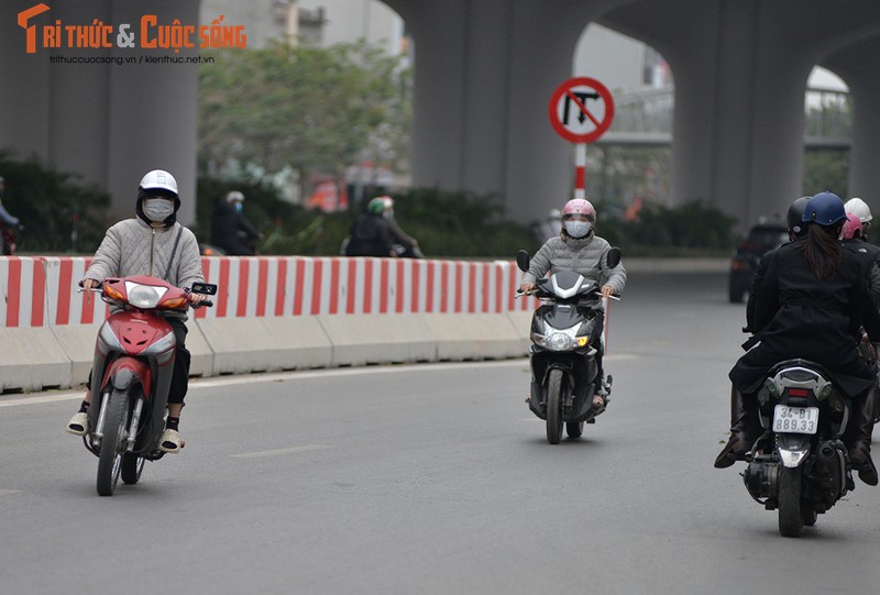 Giao thong hon loan tai loi xuong duong tren cao vua di vao hoat dong-Hinh-8