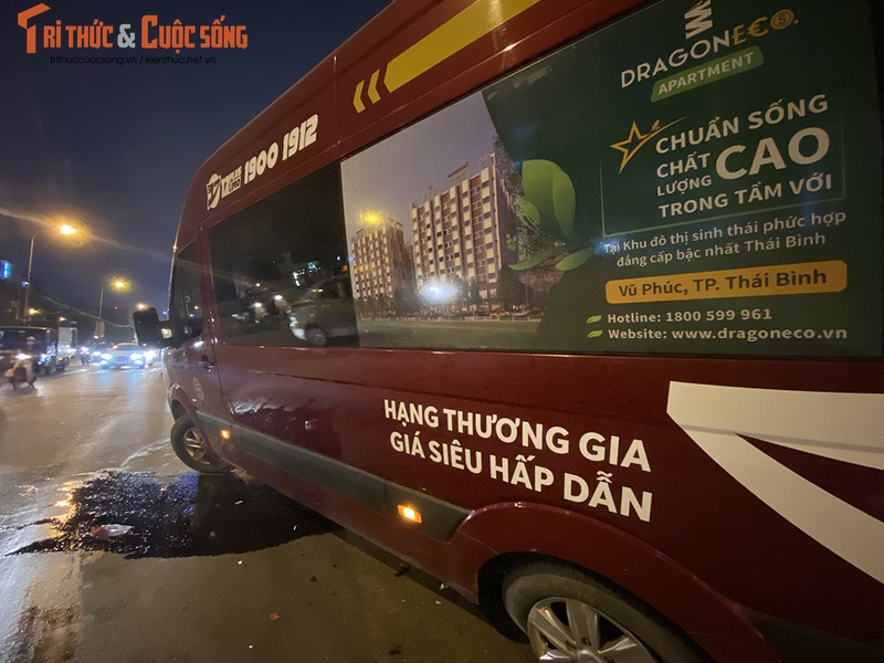 Hien truong vu tai nan kinh hoang ngay giua duong pho Ha Noi-Hinh-4